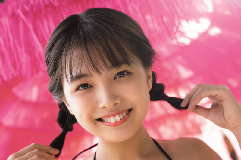 寺本莉緒 2024年カレンダーが発売!「オンとオフ」いつもと違った表情が楽しめる! | UNIVERSAL PRESS(ユニバーサルプレス)