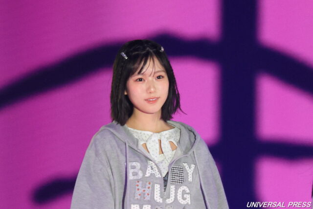 髙橋未来虹(日向坂46)が表紙、目黒陽色(櫻坂46)が裏表紙を飾るアイドル